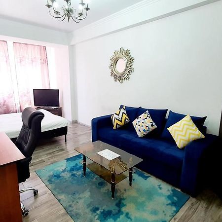 Flatrent Apartment Bishkek Exteriör bild