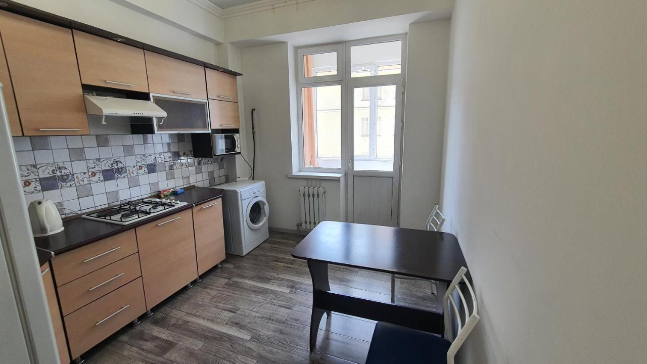 Flatrent Apartment Bishkek Exteriör bild