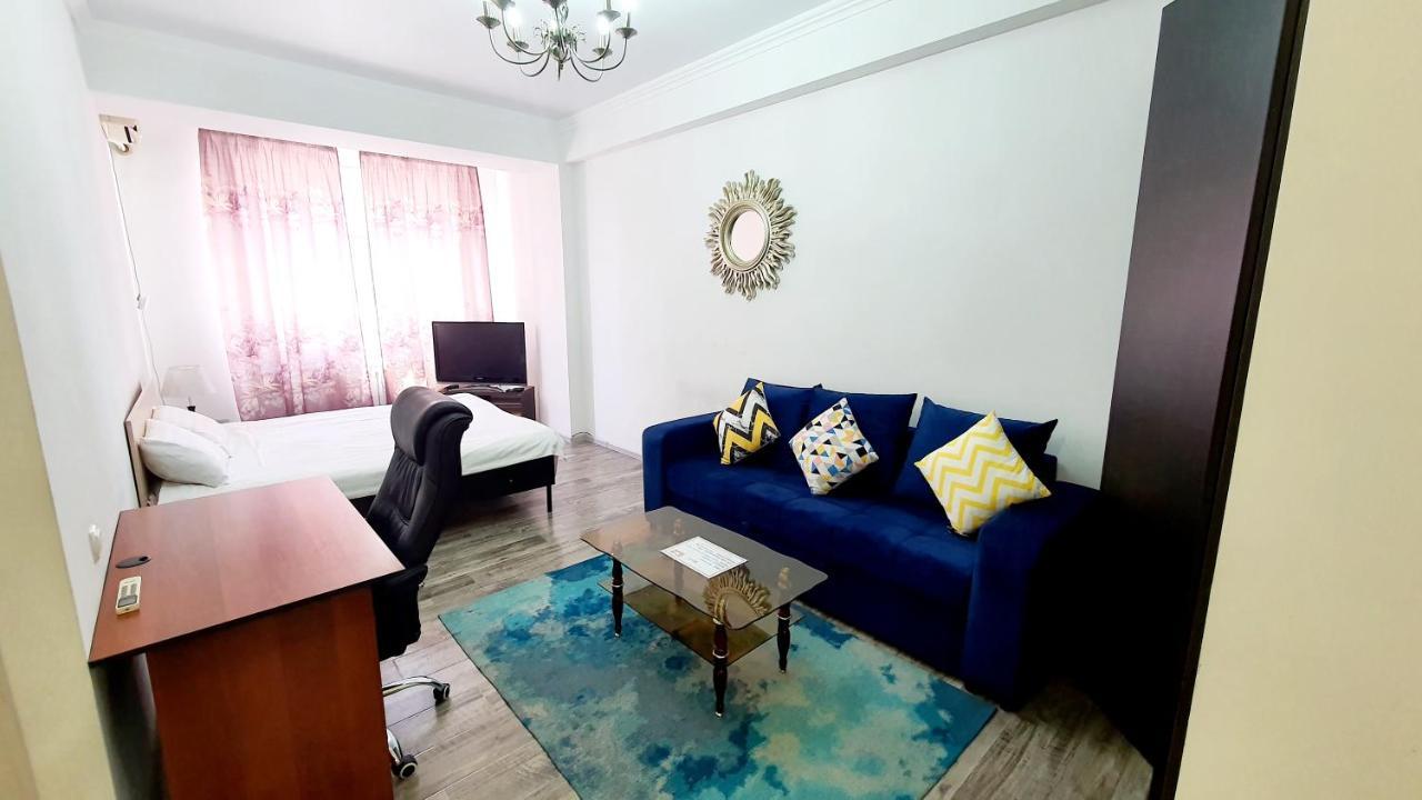 Flatrent Apartment Bishkek Exteriör bild